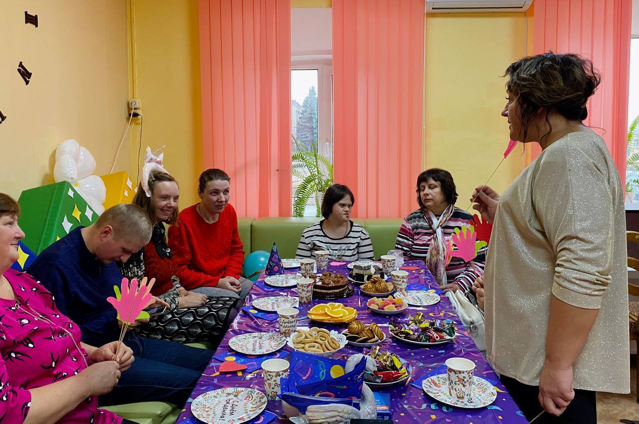 24 октября для участников Клуба «Активное долголетие» ГБУ КЦСОН Климовского района состоялось праздничное мероприятие, посвященное Дню именинника 24 октября для участников Клуба «Активное долголетие» ГБУ КЦСОН Климовского района состоялось праздничное мероприятие, посвященное Дню именинника