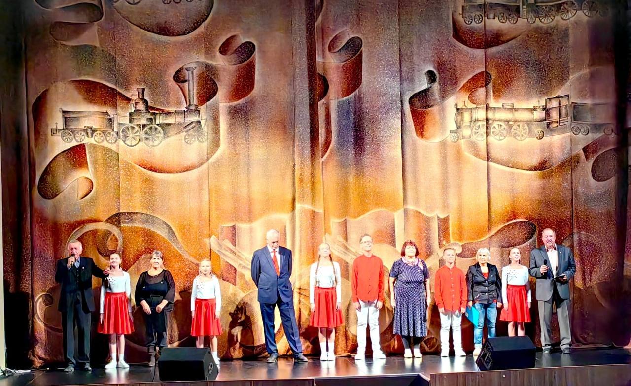 28 октября в ГДК железнодорожников для студентов "Петербургского государственного университета путей сообщения Императора Александра I" прошёл праздничный концерт "Время, вперёд!", посвящённый 107-ой годовщине ВЛКСМ 28 октября в ГДК железнодорожников для студентов "Петербургского государственного университета путей сообщения Императора Александра I" прошёл праздничный концерт "Время, вперёд!", посвящённый 107-ой годовщине ВЛКСМ