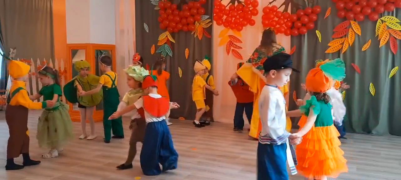 Традиционно, в октябре в МБДОУ - детский сад №30 «Звёздочка» проходят осенние утренники Традиционно, в октябре в МБДОУ - детский сад №30 «Звёздочка» проходят осенние утренники