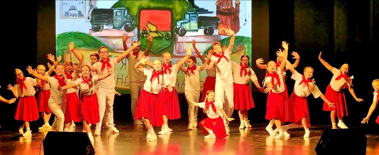 28 октября в ГДК железнодорожников для студентов "Петербургского государственного университета путей сообщения Императора Александра I" прошёл праздничный концерт "Время, вперёд!", посвящённый 107-ой годовщине ВЛКСМ 28 октября в ГДК железнодорожников для студентов "Петербургского государственного университета путей сообщения Императора Александра I" прошёл праздничный концерт "Время, вперёд!", посвящённый 107-ой годовщине ВЛКСМ