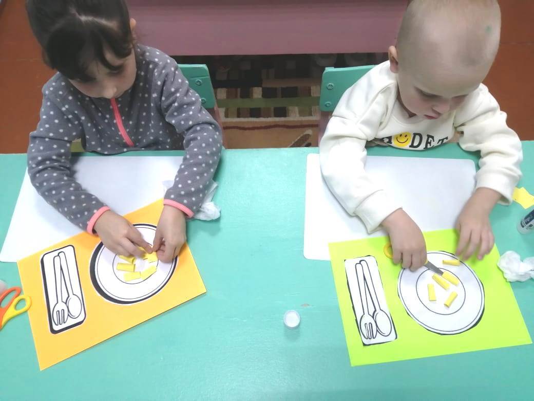 Весёлым занятием мы с ребятами отметили Всемирный день макарон, который отмечается 25 октября Весёлым занятием мы с ребятами отметили Всемирный день макарон, который отмечается 25 октября