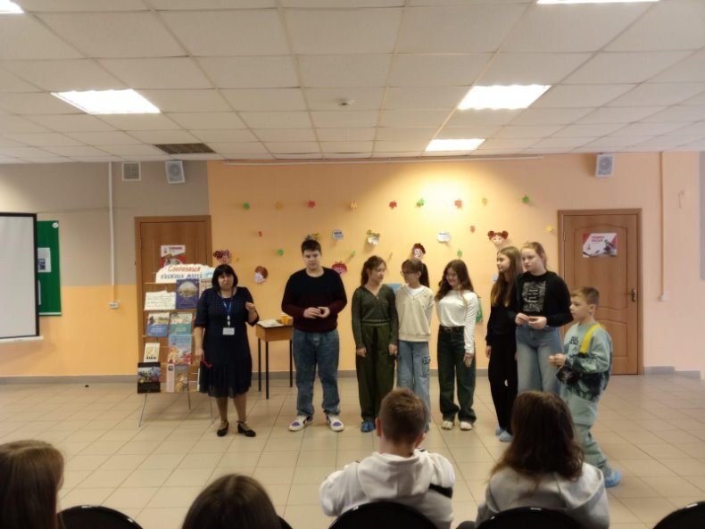 "Кто читает, тот много знает, а кто знает – всегда побеждает!" "Кто читает, тот много знает, а кто знает – всегда побеждает!"