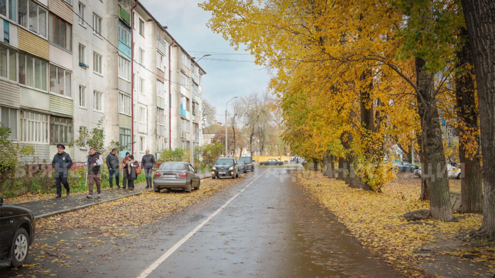 В Брянске сделали тротуар с пандусами для маломобильных людей на Калужской