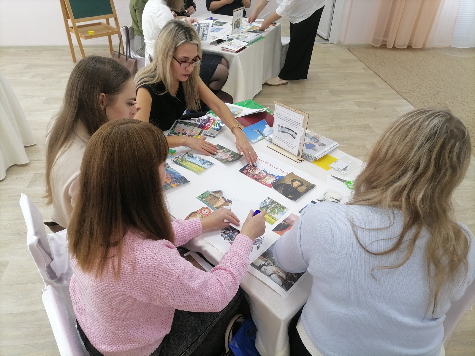 На базе МБДОУ – детский сад комбинированного вида №31 «Золотая рыбка» г.Клинцы 30.10.2025г. прошло городское методическое объединение будущих руководителей «Дошкольное детство от А до Я» Фотопоиск «Инновационный метод в... На базе МБДОУ – детский сад комбинированного вида №31 «Золотая рыбка» г.Клинцы 30.10.2025г. прошло городское методическое объединение будущих руководителей «Дошкольное детство от А до Я» Фотопоиск «Инновационный метод в...