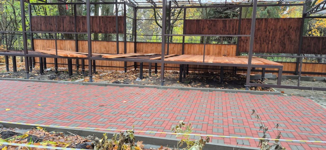 СТРОИТСЯ НОВЫЙ КУЛЬТУРНО-ДОСУГОВЫЙ ЦЕНТР В ПАРКЕ-МУЗЕЕ ИМ. А. К. ТОЛСТОГО СТРОИТСЯ НОВЫЙ КУЛЬТУРНО-ДОСУГОВЫЙ ЦЕНТР В ПАРКЕ-МУЗЕЕ ИМ. А. К. ТОЛСТОГО