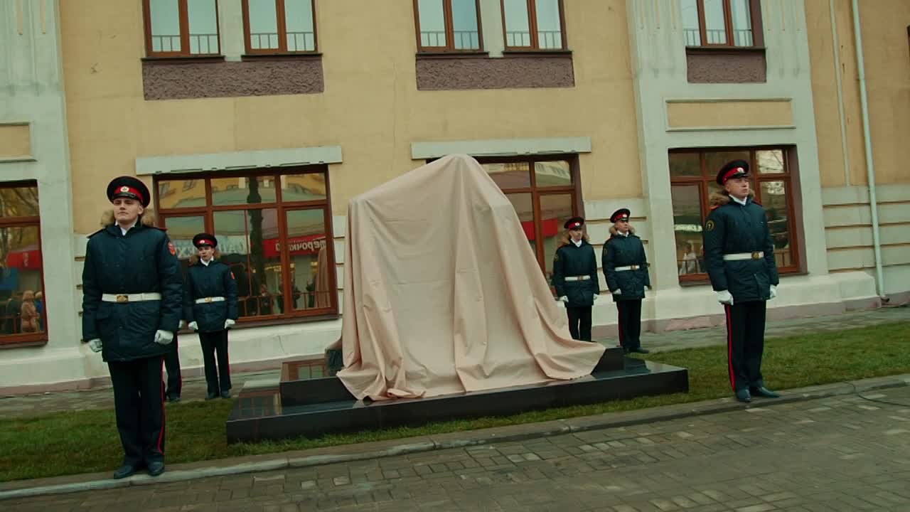 Торжественная церемония открытия памятника народным художникам СССР, академикам Российской Академии художеств Алексею Петровичу Ткачёву и Сергею Петровичу Ткачёву, приуроченная к 100-летию со дня рождения Алексея Ткачёва