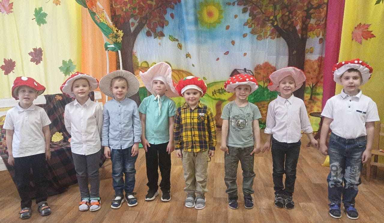 Осенние утренники в детском саду – это всегда удивительные чудеса, волшебные краски, звонкий смех воспитанников, море улыбок и веселья Осенние утренники в детском саду – это всегда удивительные чудеса, волшебные краски, звонкий смех воспитанников, море улыбок и веселья