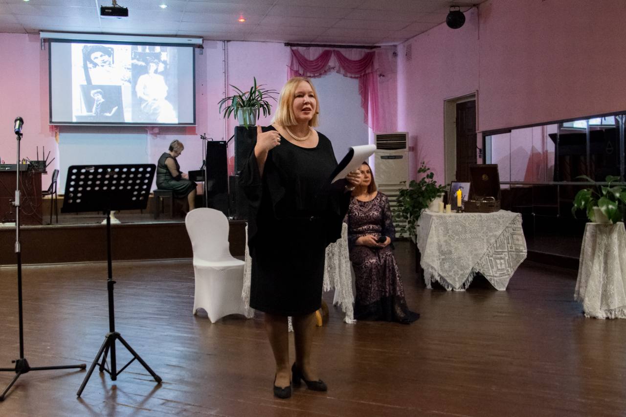 О ярких и талантливых людях, о меценатах Брянщины, о литературных и музыкальных именах родного края, в рамках проекта Пушкинская карта рассказали на мероприятии «Создатели родной земли» в Доме культуры Советского района О ярких и талантливых людях, о меценатах Брянщины, о литературных и музыкальных именах родного края, в рамках проекта Пушкинская карта рассказали на мероприятии «Создатели родной земли» в Доме культуры Советского района