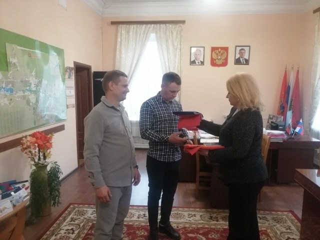 Накануне Дня народного единства в ГДК имени Горького состоялась встреча с участниками волонтёрского движения Володарского района Накануне Дня народного единства в ГДК имени Горького состоялась встреча с участниками волонтёрского движения Володарского района