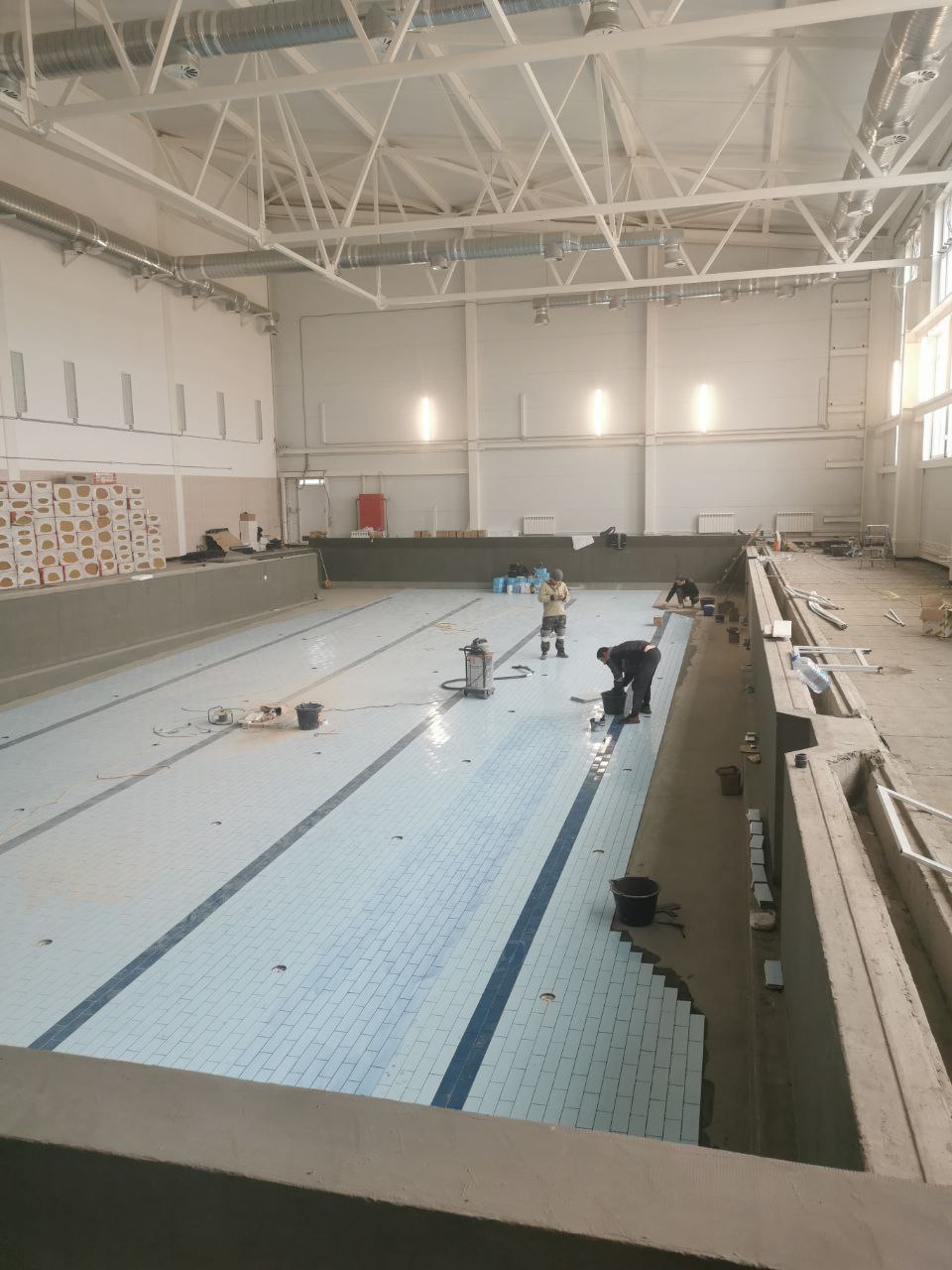 В поселке Клетня продолжается строительство спорткомплекса В поселке Клетня продолжается строительство спорткомплекса