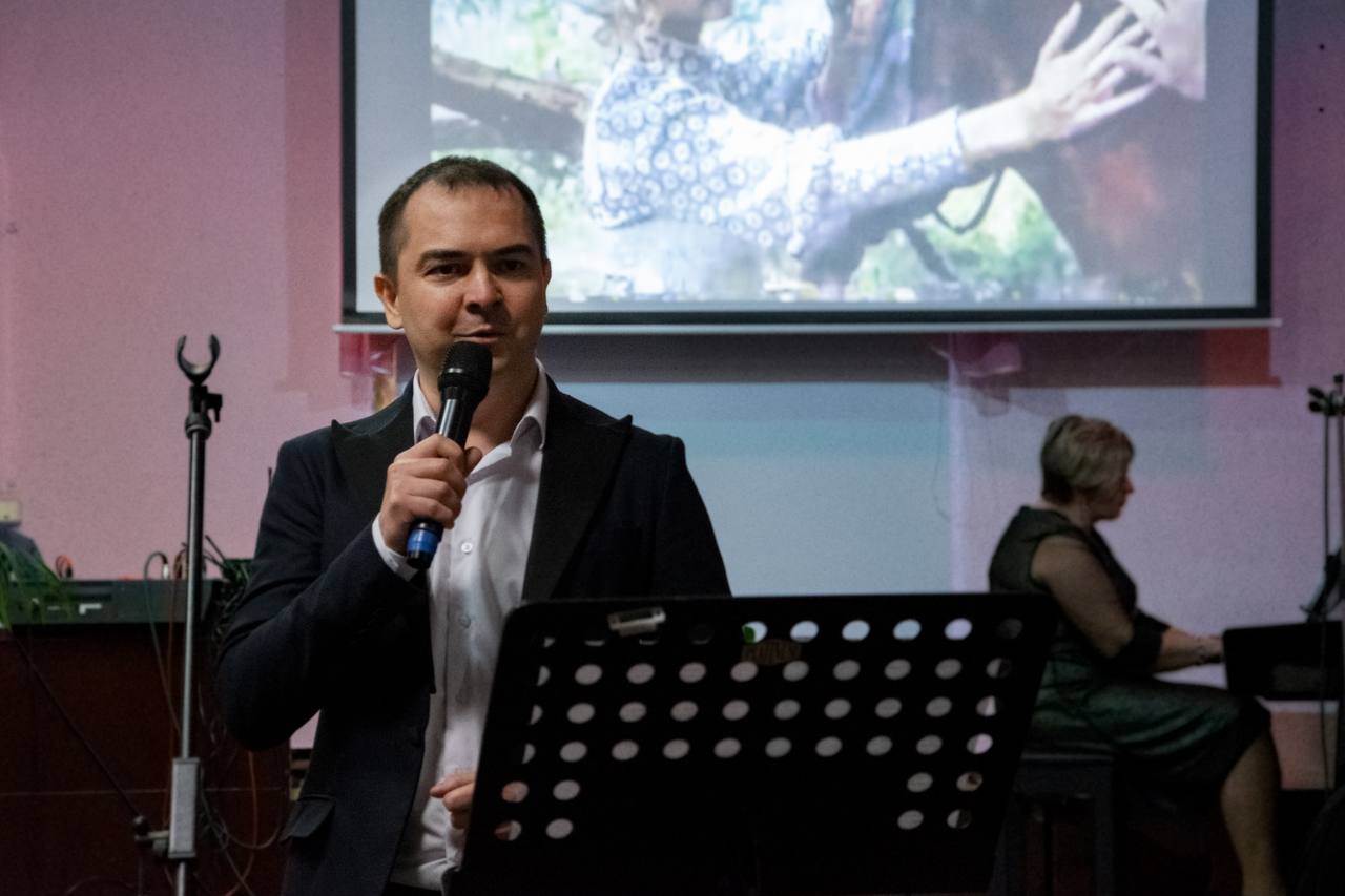 О ярких и талантливых людях, о меценатах Брянщины, о литературных и музыкальных именах родного края, в рамках проекта Пушкинская карта рассказали на мероприятии «Создатели родной земли» в Доме культуры Советского района О ярких и талантливых людях, о меценатах Брянщины, о литературных и музыкальных именах родного края, в рамках проекта Пушкинская карта рассказали на мероприятии «Создатели родной земли» в Доме культуры Советского района