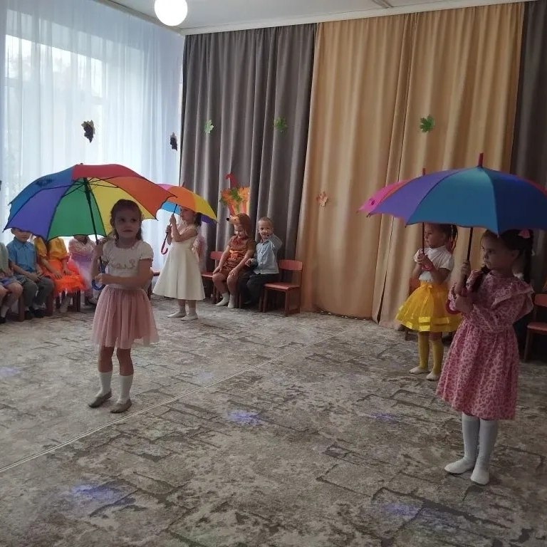 Осень - это волшебное время года, полное ярких красок и щедрых даров природы Осень - это волшебное время года, полное ярких красок и щедрых даров природы