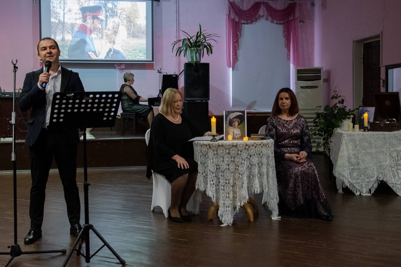 О ярких и талантливых людях, о меценатах Брянщины, о литературных и музыкальных именах родного края, в рамках проекта Пушкинская карта рассказали на мероприятии «Создатели родной земли» в Доме культуры Советского района О ярких и талантливых людях, о меценатах Брянщины, о литературных и музыкальных именах родного края, в рамках проекта Пушкинская карта рассказали на мероприятии «Создатели родной земли» в Доме культуры Советского района