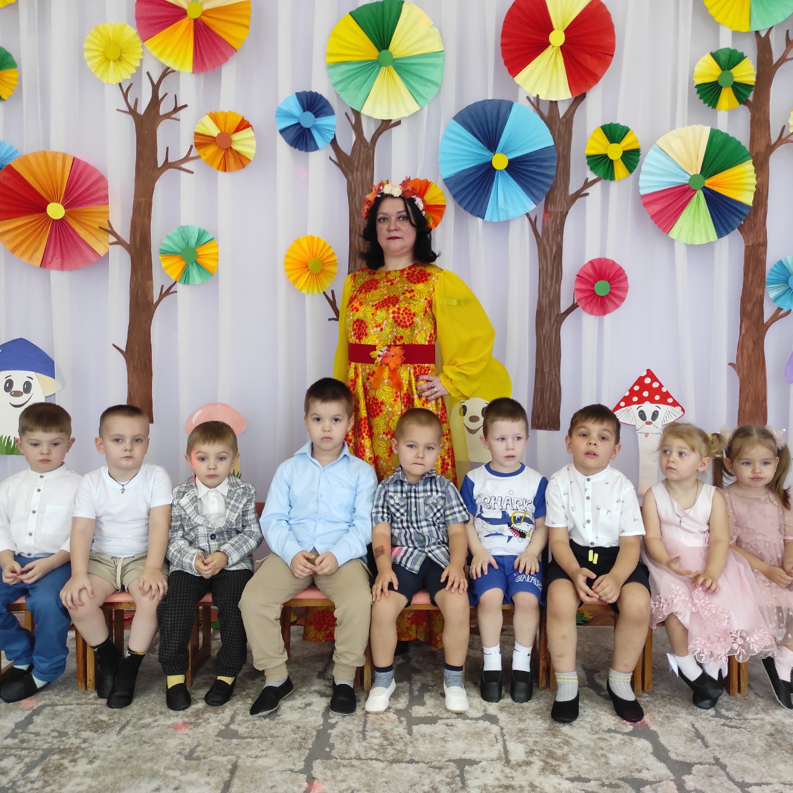 Осень - это волшебное время года, полное ярких красок и щедрых даров природы Осень - это волшебное время года, полное ярких красок и щедрых даров природы