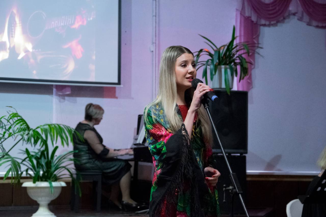 О ярких и талантливых людях, о меценатах Брянщины, о литературных и музыкальных именах родного края, в рамках проекта Пушкинская карта рассказали на мероприятии «Создатели родной земли» в Доме культуры Советского района О ярких и талантливых людях, о меценатах Брянщины, о литературных и музыкальных именах родного края, в рамках проекта Пушкинская карта рассказали на мероприятии «Создатели родной земли» в Доме культуры Советского района