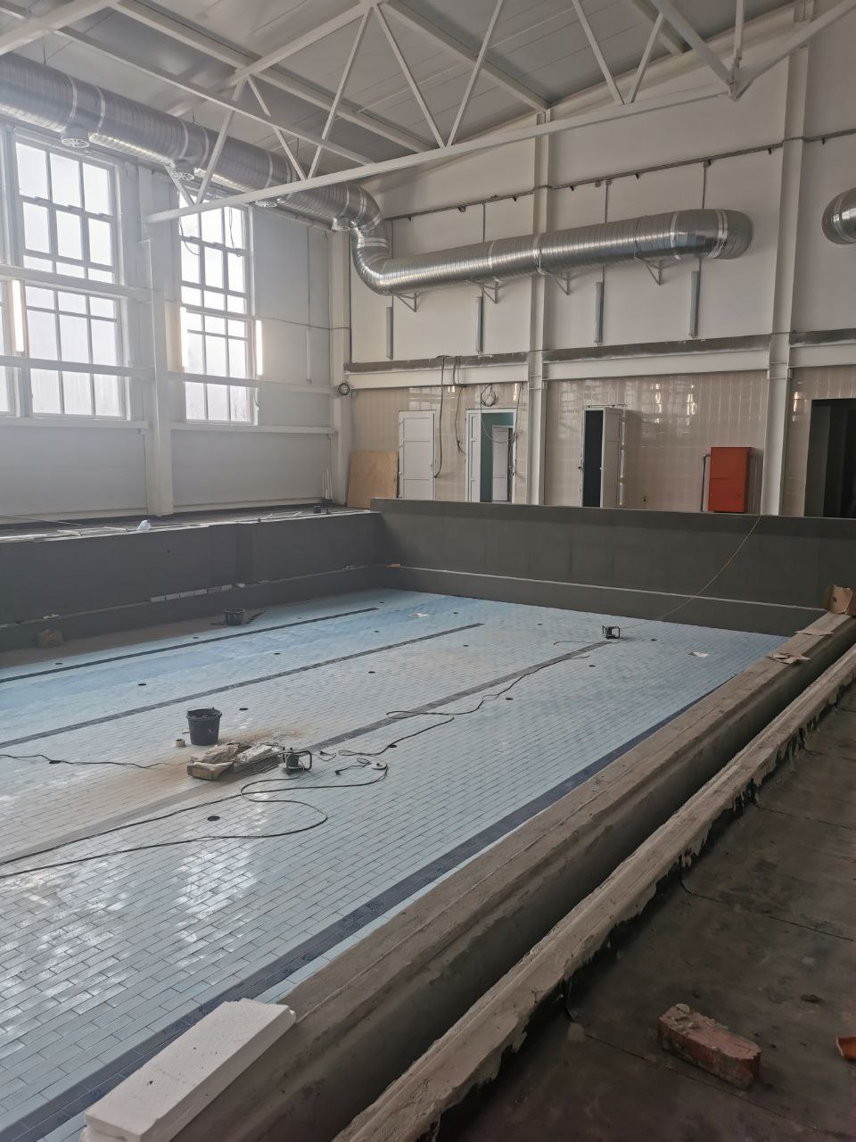 В поселке Клетня продолжается строительство спорткомплекса В поселке Клетня продолжается строительство спорткомплекса