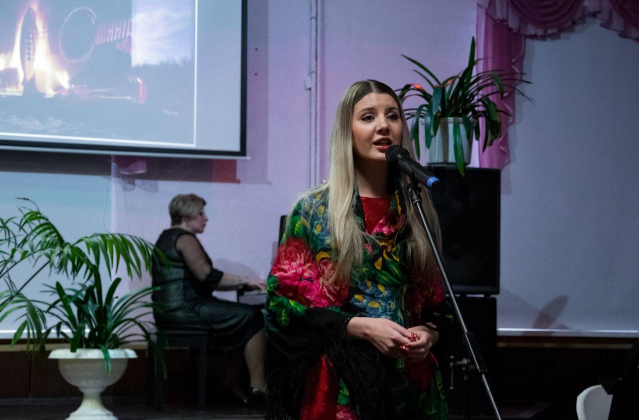 О ярких и талантливых людях, о меценатах Брянщины, о литературных и музыкальных именах родного края, в рамках проекта Пушкинская карта рассказали на мероприятии «Создатели родной земли» в Доме культуры Советского района О ярких и талантливых людях, о меценатах Брянщины, о литературных и музыкальных именах родного края, в рамках проекта Пушкинская карта рассказали на мероприятии «Создатели родной земли» в Доме культуры Советского района