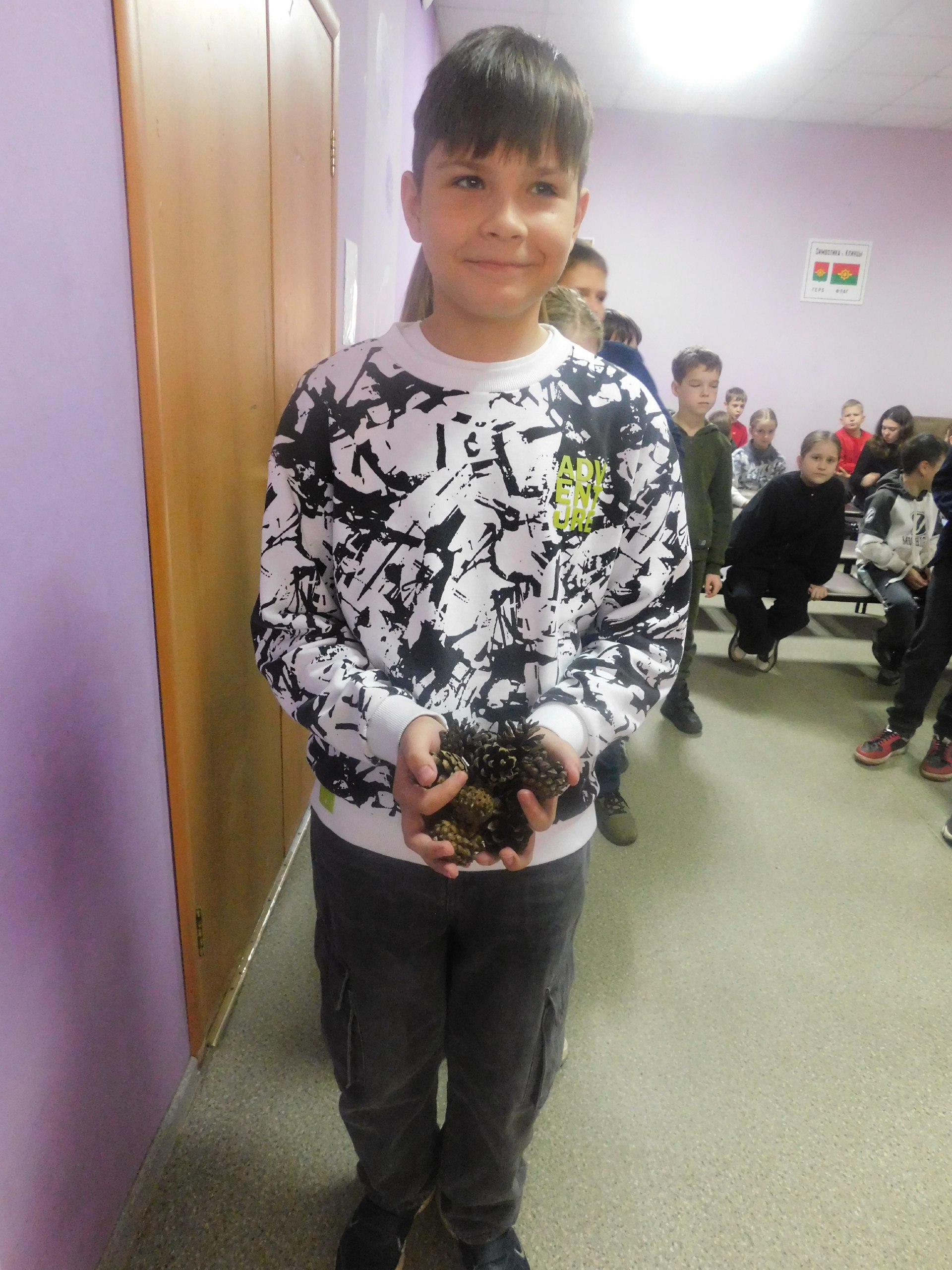 Осень похожа на сказку. Деревья волшебным образом окрашиваются в разные цвета, лес озаряют золотистые и багряные оттенки Осень похожа на сказку. Деревья волшебным образом окрашиваются в разные цвета, лес озаряют золотистые и багряные оттенки