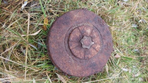 В Навлинском районе Брянской области местные жители нашли взрывоопасный предмет времен Великой Отечественной войны