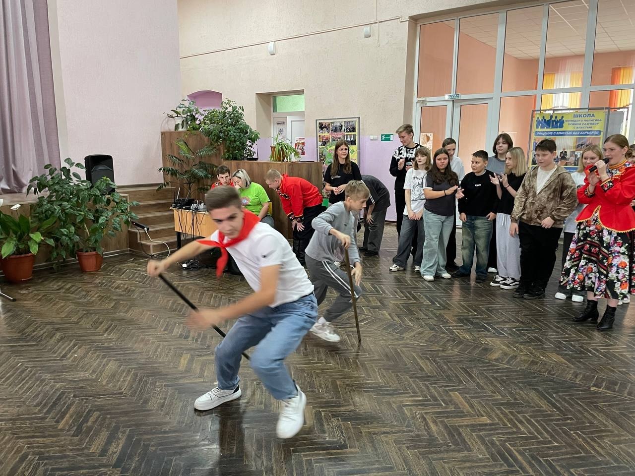 Накануне Всероссийского праздника «День народного единства» в МБОУ-СОШ №2 им.А.И.Герцена вместе с партнёрами – АНО Центром социального развития «ДЕЙСТВУЙ» и волонтёрами отряда "Росток" для обучающихся 7-х классов прошло... Накануне Всероссийского праздника «День народного единства» в МБОУ-СОШ №2 им.А.И.Герцена вместе с партнёрами – АНО Центром социального развития «ДЕЙСТВУЙ» и волонтёрами отряда "Росток" для обучающихся 7-х классов прошло...