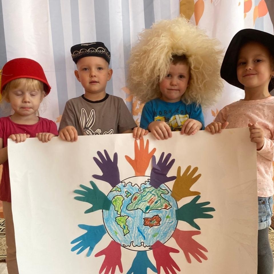 В преддверии Дня народного единства в МБДОУ - детский сад №24 «Яблонька» проходят праздничные мероприятия В преддверии Дня народного единства в МБДОУ - детский сад №24 «Яблонька» проходят праздничные мероприятия