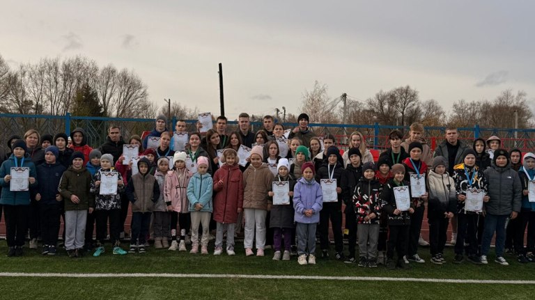 В Брянске прошёл осенний легкоатлетический кросс среди воспитанников школы «Триумф»