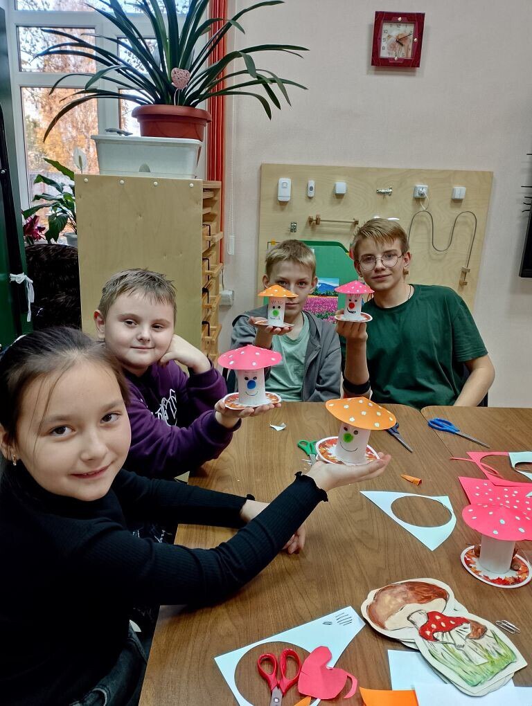 Лес – это сказочный мир, который полон загадок и тайн Лес – это сказочный мир, который полон загадок и тайн