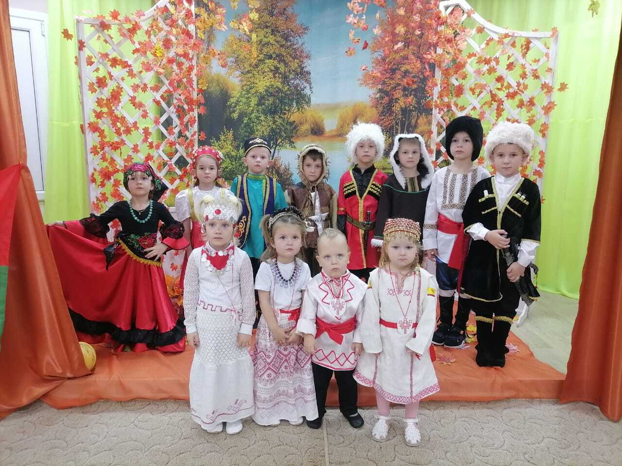 Фестиваль народных культур» к Дню народного единства прошел в МБДОУ №31 «Золотая рыбка» и стал ярким и запоминающимся событием Фестиваль народных культур» к Дню народного единства прошел в МБДОУ №31 «Золотая рыбка» и стал ярким и запоминающимся событием