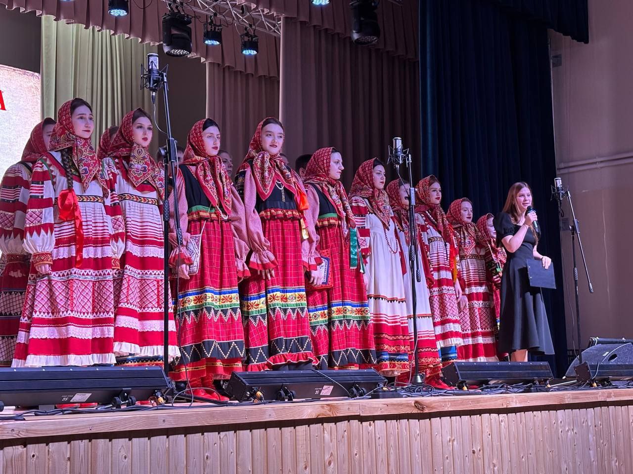 В Брянском областном колледже искусств состоялся торжественный концерт, посвященный Дню народного единства и проведенный по инициативе заведующего отделом духовно-нравственного воспитания молодежи Брянской епархии отца... В Брянском областном колледже искусств состоялся торжественный концерт, посвященный Дню народного единства и проведенный по инициативе заведующего отделом духовно-нравственного воспитания молодежи Брянской епархии отца...