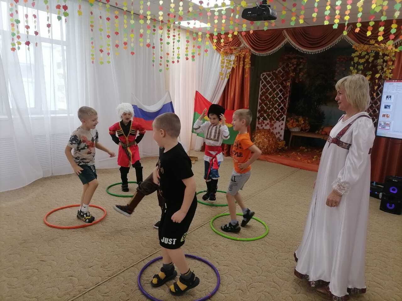 Фестиваль народных культур» к Дню народного единства прошел в МБДОУ №31 «Золотая рыбка» и стал ярким и запоминающимся событием Фестиваль народных культур» к Дню народного единства прошел в МБДОУ №31 «Золотая рыбка» и стал ярким и запоминающимся событием