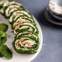 Вкусный рулет из шпината с лососем: лёгкое и изысканное угощение