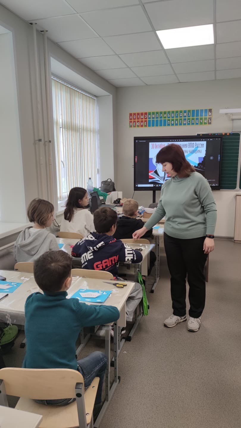 30 октября, в день моряка-надводника Жукова Наталья Алексеевна, педагог дополнительного образования МБУДО-СЮТ г.Клинцы, организовала увлекательный мастер-класс по оригами для учащихся начальных классов МБОУ Займищенская СОШ... 30 октября, в день моряка-надводника Жукова Наталья Алексеевна, педагог дополнительного образования МБУДО-СЮТ г.Клинцы, организовала увлекательный мастер-класс по оригами для учащихся начальных классов МБОУ Займищенская СОШ...