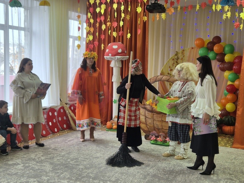 Каждую осень в нашем уютном детском саду №20 "Теремок" г.Клинцы проходят яркие и незабываемые праздники «Осени» Каждую осень в нашем уютном детском саду №20 "Теремок" г.Клинцы проходят яркие и незабываемые праздники «Осени»