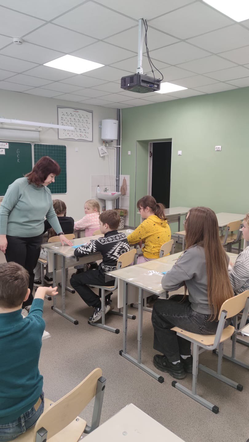 30 октября, в день моряка-надводника Жукова Наталья Алексеевна, педагог дополнительного образования МБУДО-СЮТ г.Клинцы, организовала увлекательный мастер-класс по оригами для учащихся начальных классов МБОУ Займищенская СОШ... 30 октября, в день моряка-надводника Жукова Наталья Алексеевна, педагог дополнительного образования МБУДО-СЮТ г.Клинцы, организовала увлекательный мастер-класс по оригами для учащихся начальных классов МБОУ Займищенская СОШ...