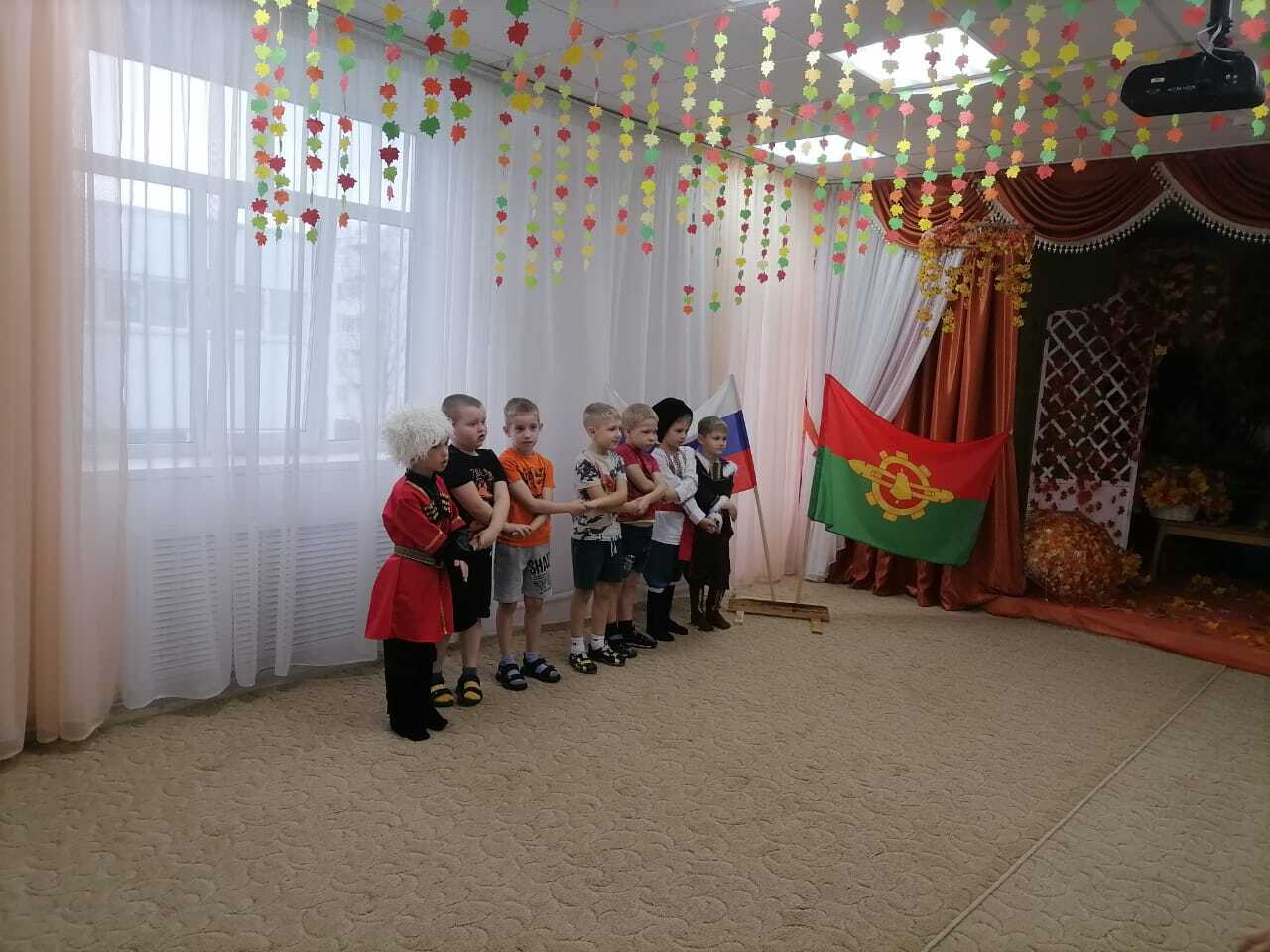 Фестиваль народных культур» к Дню народного единства прошел в МБДОУ №31 «Золотая рыбка» и стал ярким и запоминающимся событием Фестиваль народных культур» к Дню народного единства прошел в МБДОУ №31 «Золотая рыбка» и стал ярким и запоминающимся событием