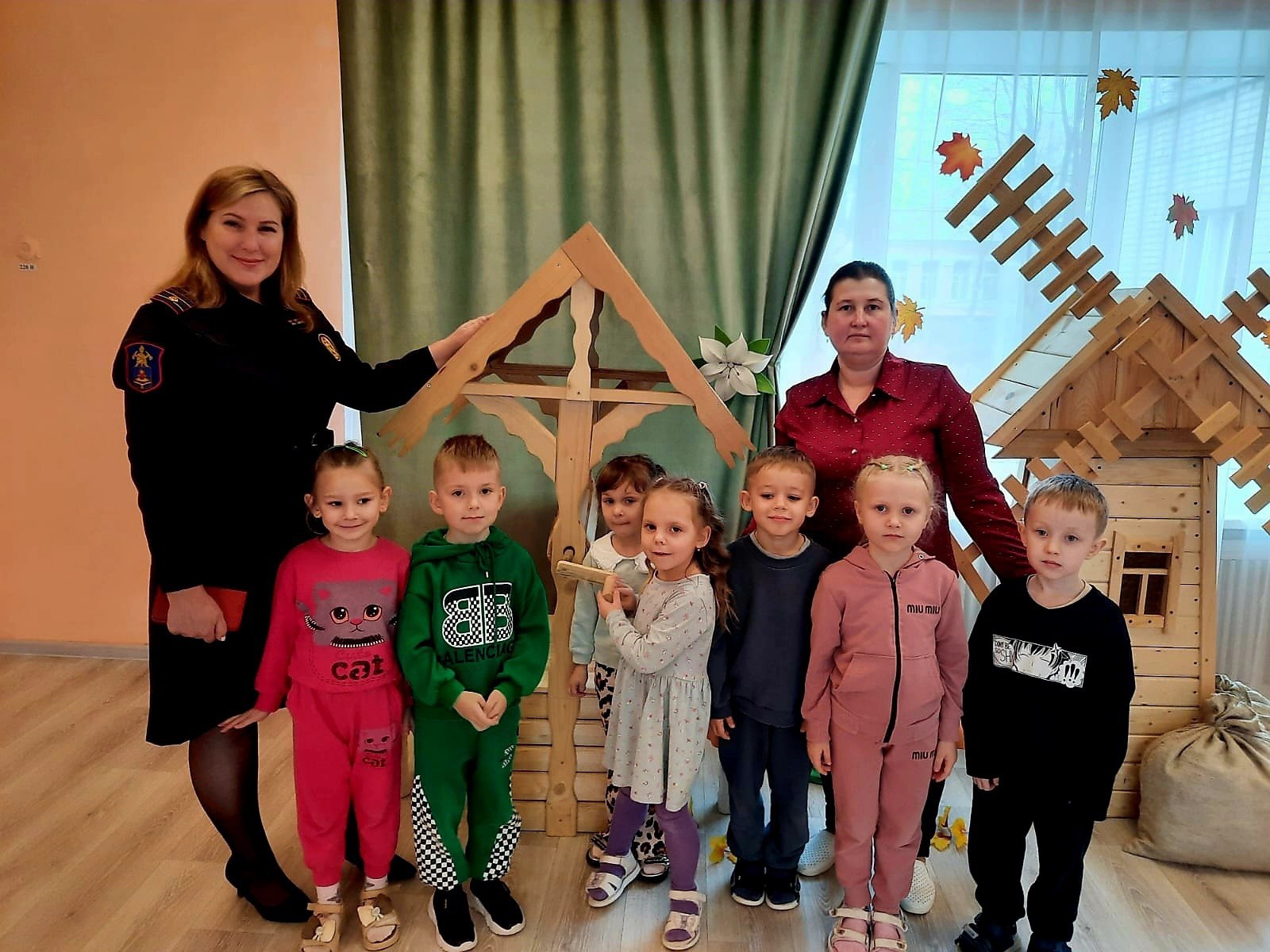 Если вдруг увидишь огонь или дым, звони по телефону 101 Если вдруг увидишь огонь или дым, звони по телефону 101