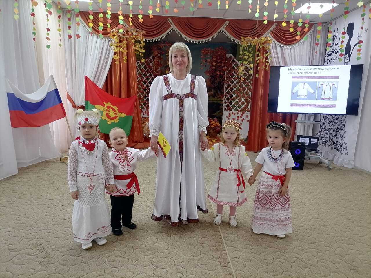 Фестиваль народных культур» к Дню народного единства прошел в МБДОУ №31 «Золотая рыбка» и стал ярким и запоминающимся событием Фестиваль народных культур» к Дню народного единства прошел в МБДОУ №31 «Золотая рыбка» и стал ярким и запоминающимся событием