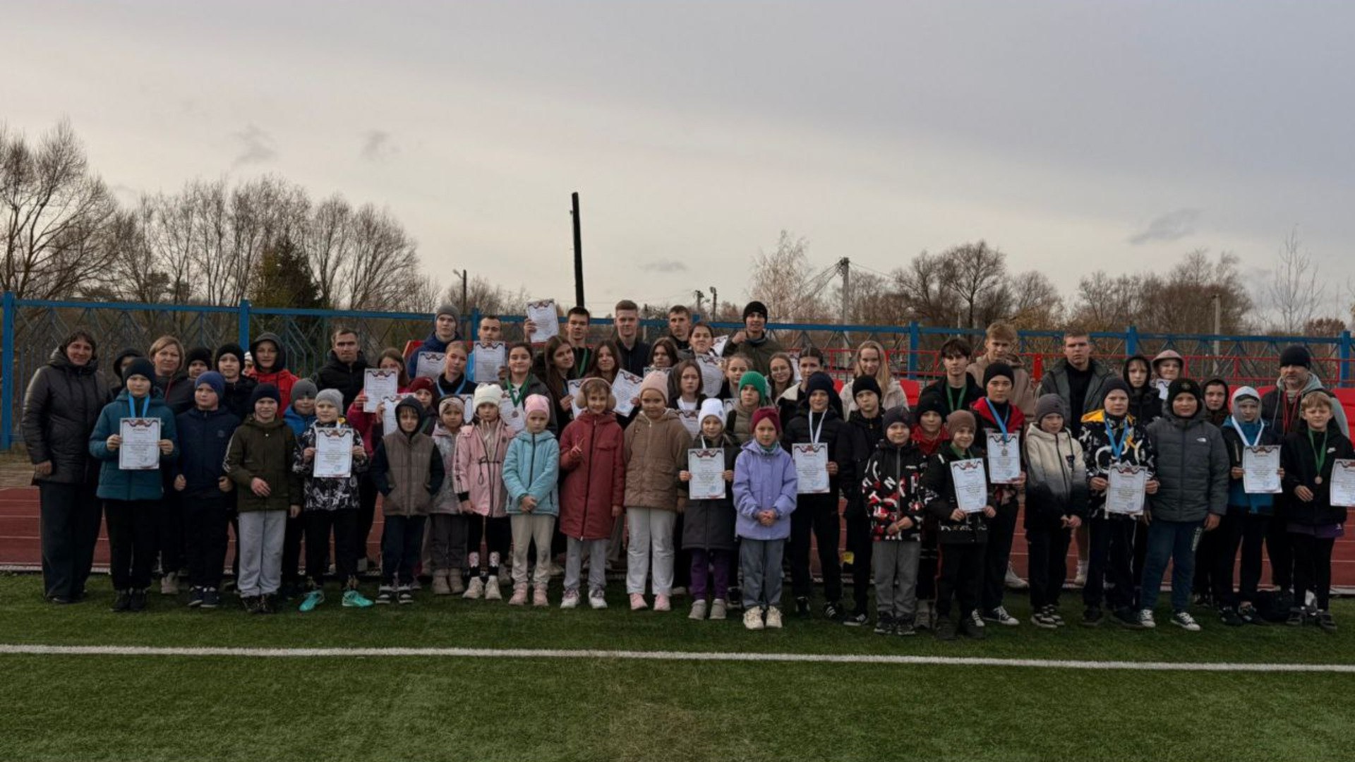 Осенний легкоатлетический кросс в Брянске посвятили Дню народного единства