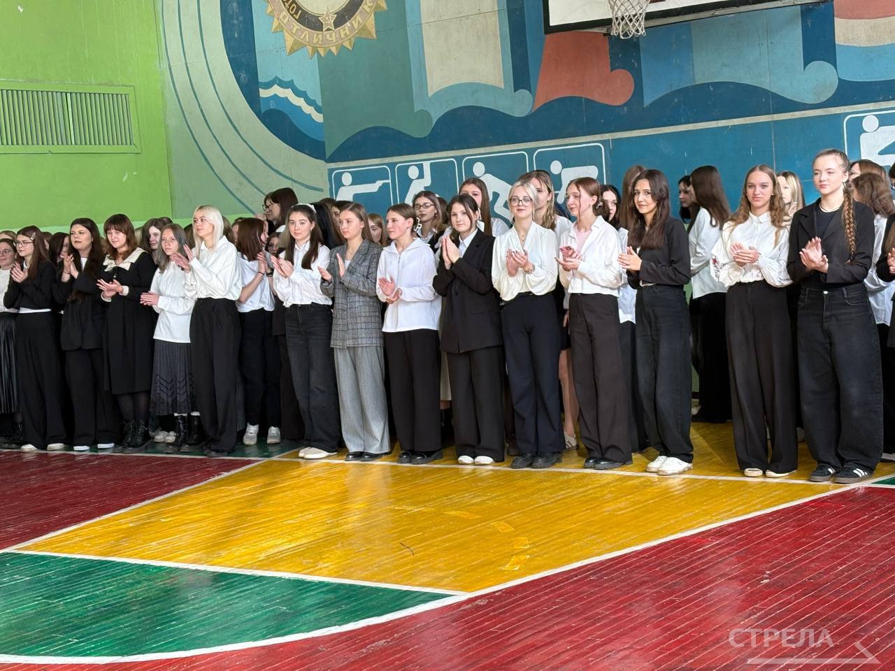 Сегодня, 31 октября, в Брянском профессионально-педагогическом колледже состоялся флешмоб «Единством сильна Россия. Если будет Россия, значит, будем и мы!» Сегодня, 31 октября, в Брянском профессионально-педагогическом колледже состоялся флешмоб «Единством сильна Россия. Если будет Россия, значит, будем и мы!»