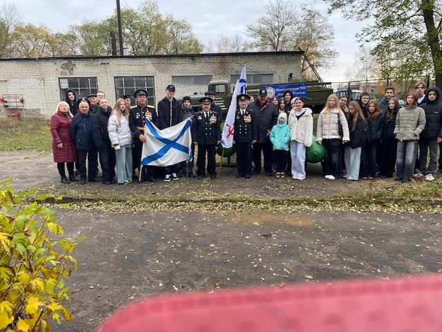 30 октября 2025 года обучающиеся 9-10 классов МБОУ – СОШ №7 посетили выставку «Русь Великая» в Клинцовской ТШ ДОСААФ 30 октября 2025 года обучающиеся 9-10 классов МБОУ – СОШ №7 посетили выставку «Русь Великая» в Клинцовской ТШ ДОСААФ