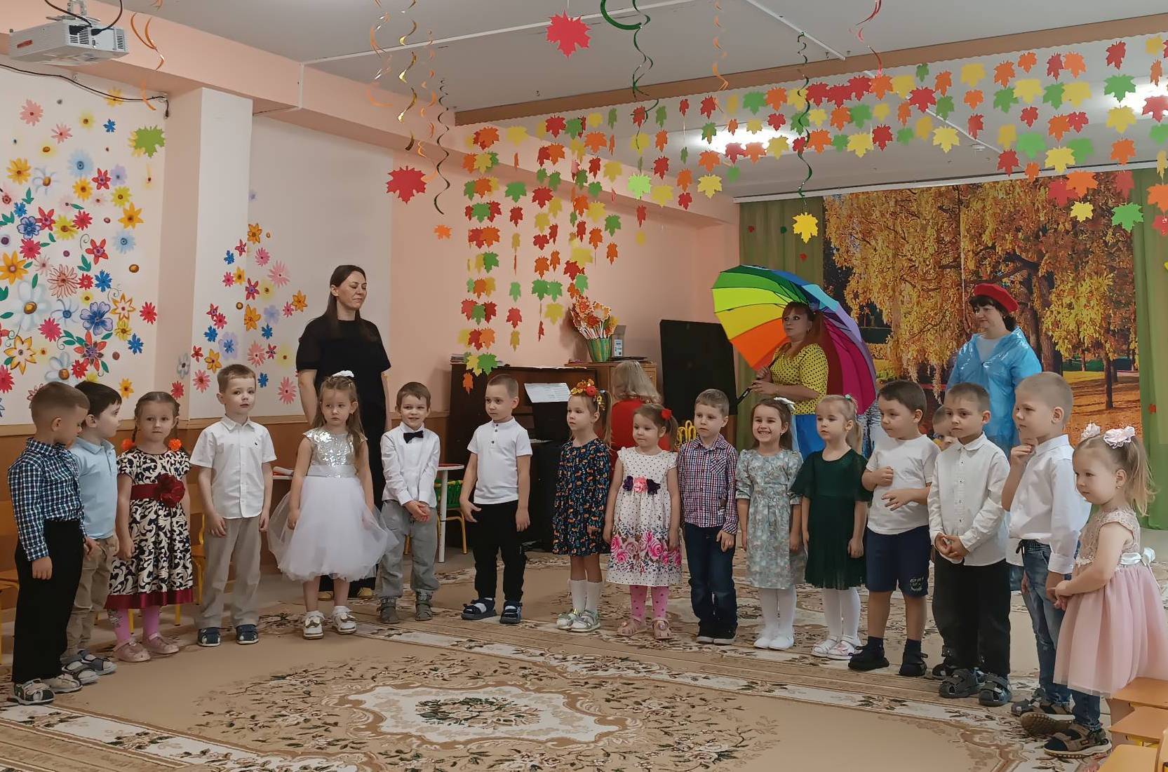 Праздники в детском саду - это всегда волшебство, а осень считается самым волшебным временем года Праздники в детском саду - это всегда волшебство, а осень считается самым волшебным временем года