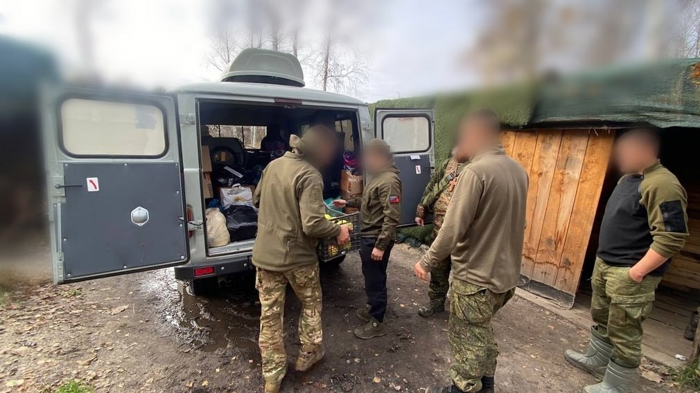 Брянский священник Константин Василев отправился в подразделение группировки «Север», чтобы передать военнослужащим гуманитарную помощь