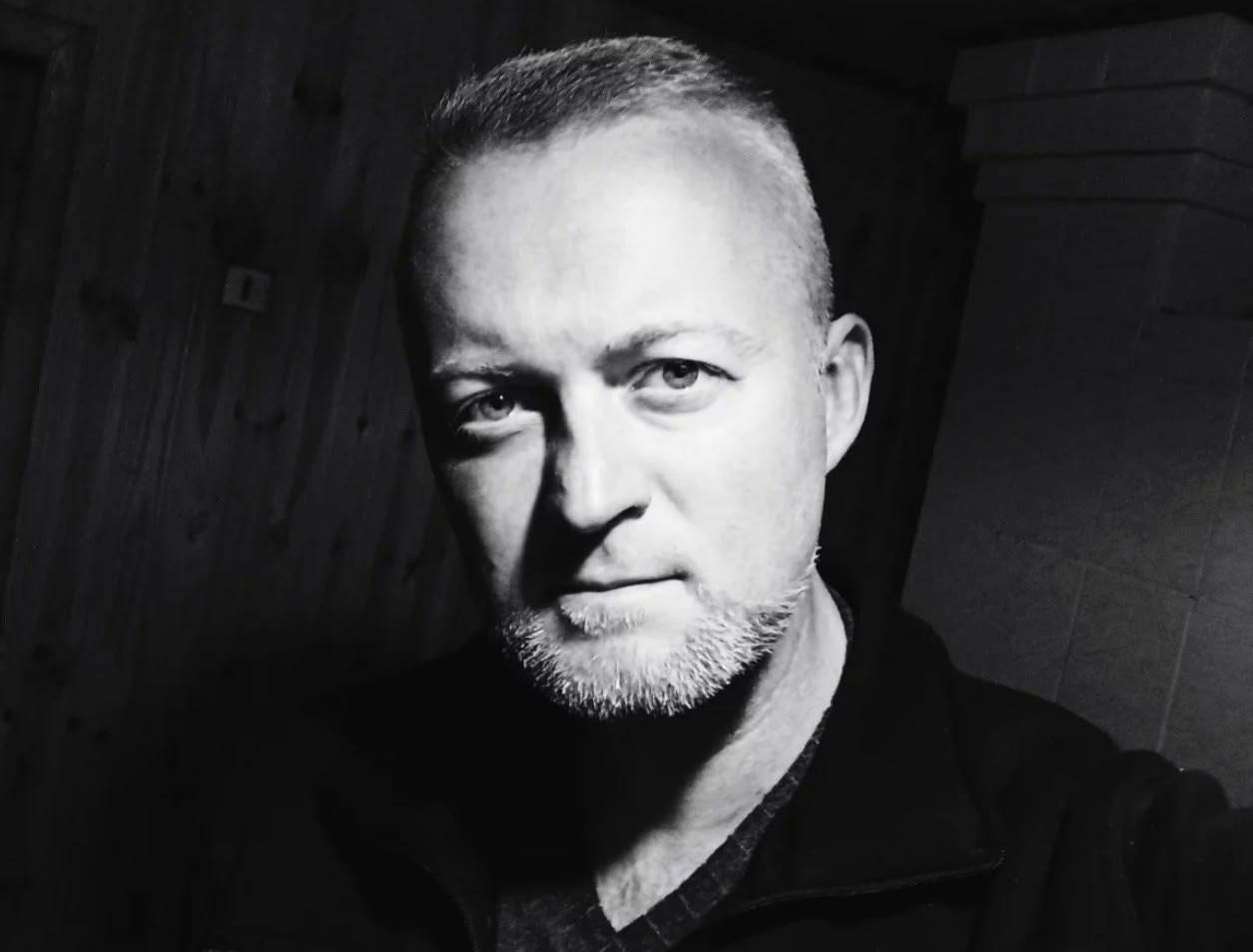 Артист Брянской областной филармонии Павел Тонких номинирован на Народную премию «Голос героев» Артист Брянской областной филармонии Павел Тонких номинирован на Народную премию «Голос героев»