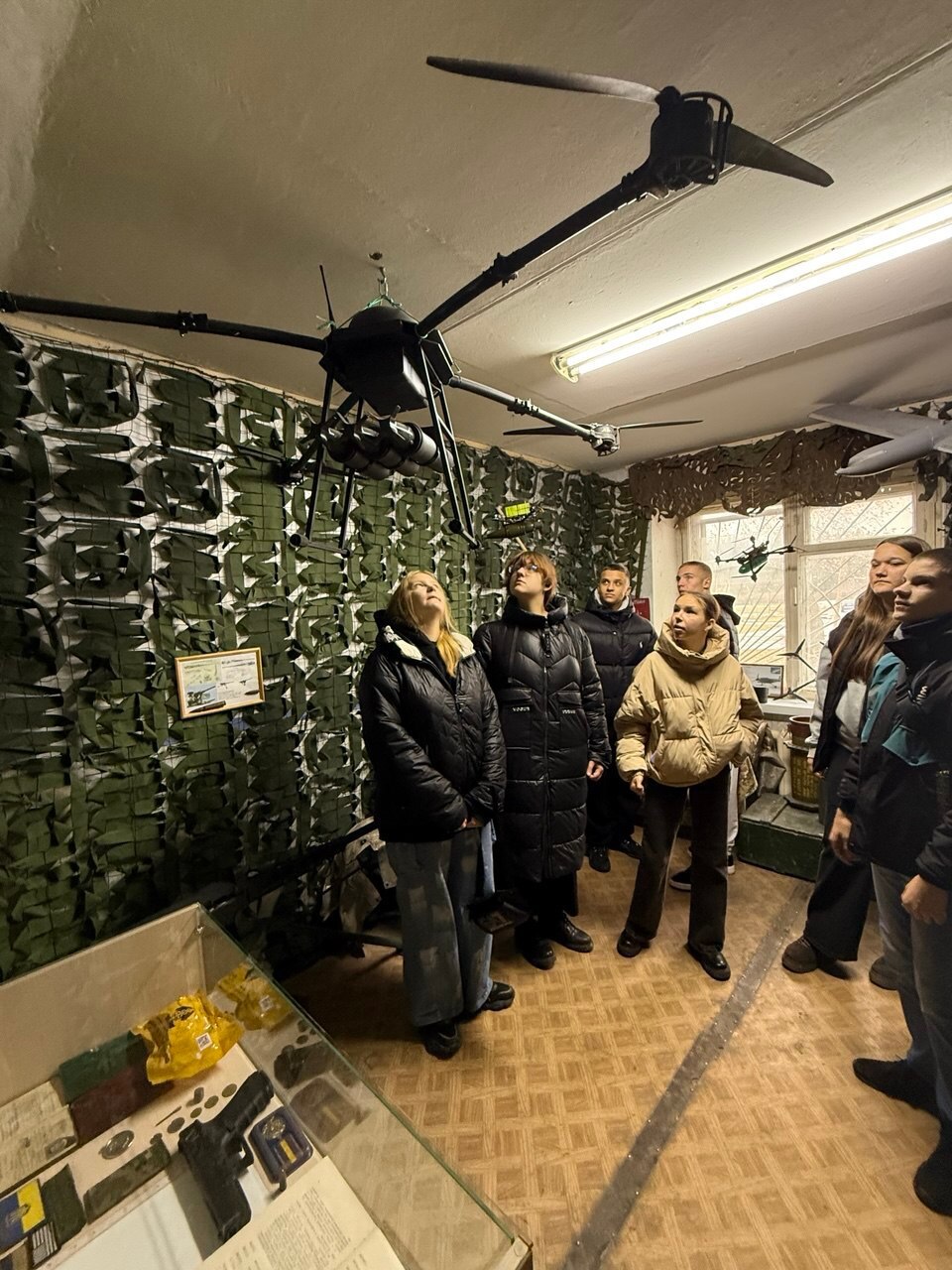 31 октября 2025 года обучающиеся 9-11 классов МБОУ-Ардонской СОШ в рамках патриотического воспитания приняли участие в интерактивной выставке «Русь Великая», которая состоялась на базе ДОСААФ г.Клинцы 31 октября 2025 года обучающиеся 9-11 классов МБОУ-Ардонской СОШ в рамках патриотического воспитания приняли участие в интерактивной выставке «Русь Великая», которая состоялась на базе ДОСААФ г.Клинцы