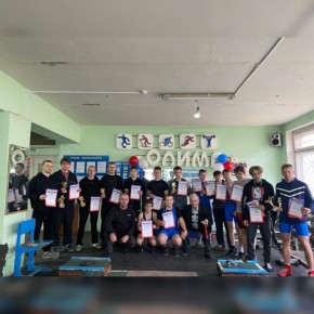 В Брасово турнир по тяжелой атлетике посвятили Дню народного единства