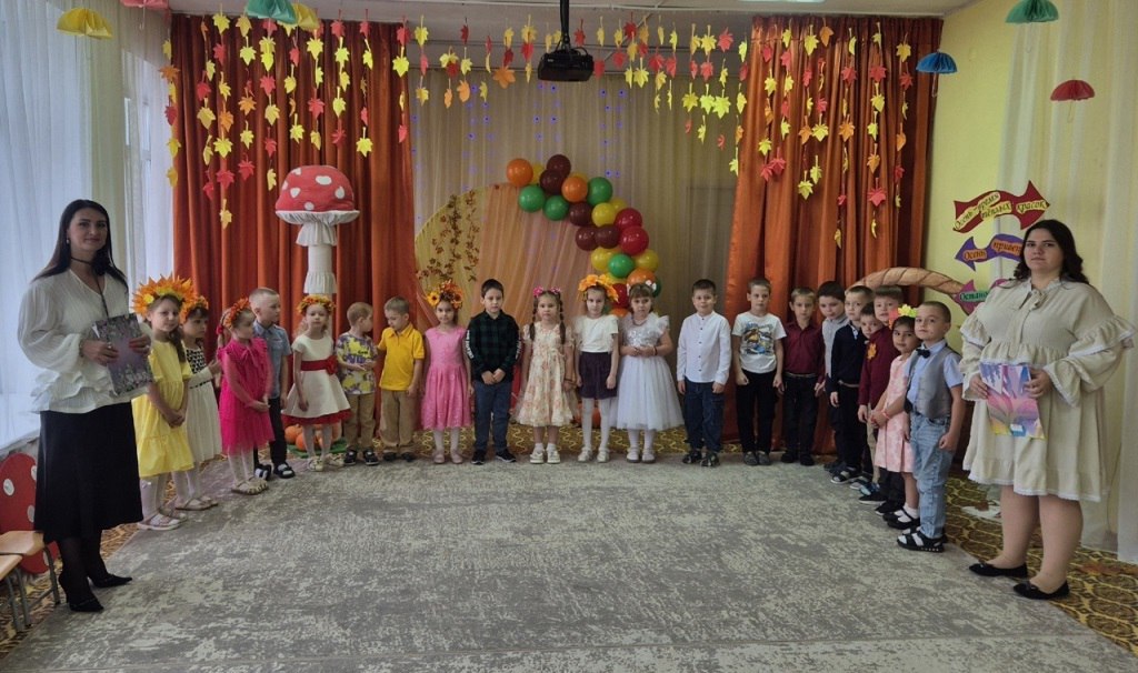 Каждую осень в нашем уютном детском саду №20 "Теремок" г.Клинцы проходят яркие и незабываемые праздники «Осени» Каждую осень в нашем уютном детском саду №20 "Теремок" г.Клинцы проходят яркие и незабываемые праздники «Осени»