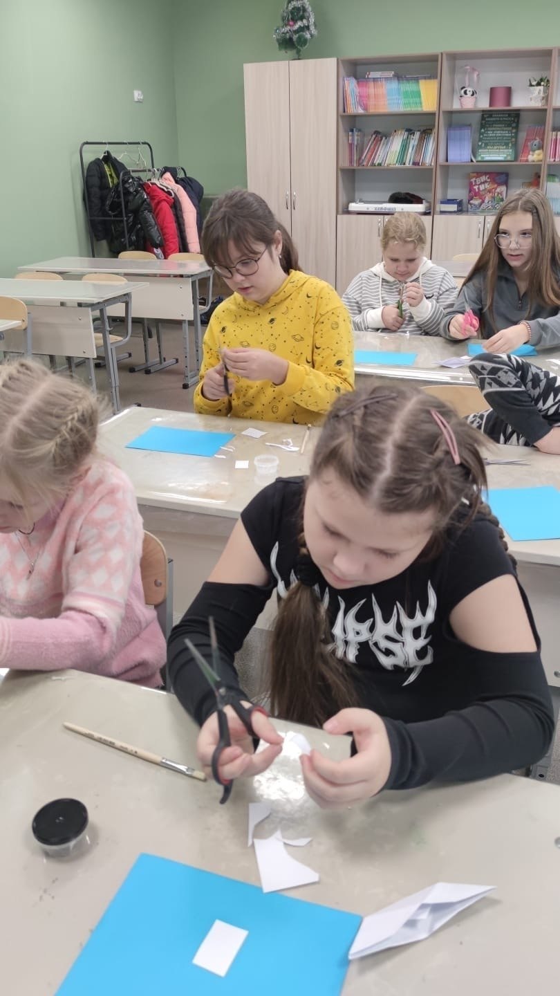 31 октября 2025 года в МБОУ-СОШ №6 им. В.Н. Коновалова при участии МБУДО-Станции юных техников прошли соревнования по радиоуправляемым автомоделям среди учащихся 3-4 классов, приуроченные к Дню народного единства