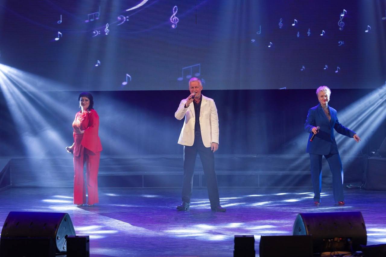 3 ноября в 18.00 в к/з «Дружба» Брянская областная филармония представит программу «Романс — вчера, сегодня, завтра…» 3 ноября в 18.00 в к/з «Дружба» Брянская областная филармония представит программу «Романс — вчера, сегодня, завтра…»