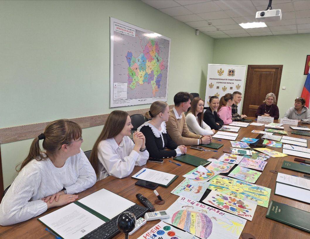 Очередное заседание Детского общественного совета при Уполномоченном по правам ребёнка в Брянской области прошло в творческой и вдохновляющей атмосфере Очередное заседание Детского общественного совета при Уполномоченном по правам ребёнка в Брянской области прошло в творческой и вдохновляющей атмосфере