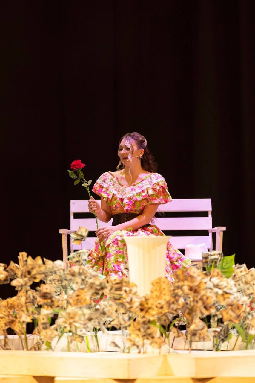 «Цветок душистых прерий». Вчера на сцене к/з «Дружба» состоялась музыкальная новелла Владимира Дубинина «Цветок душистых прерий» по мотивам произведений известного английского писателя Томаса Майн Рида Власть, деньги... «Цветок душистых прерий». Вчера на сцене к/з «Дружба» состоялась музыкальная новелла Владимира Дубинина «Цветок душистых прерий» по мотивам произведений известного английского писателя Томаса Майн Рида Власть, деньги...